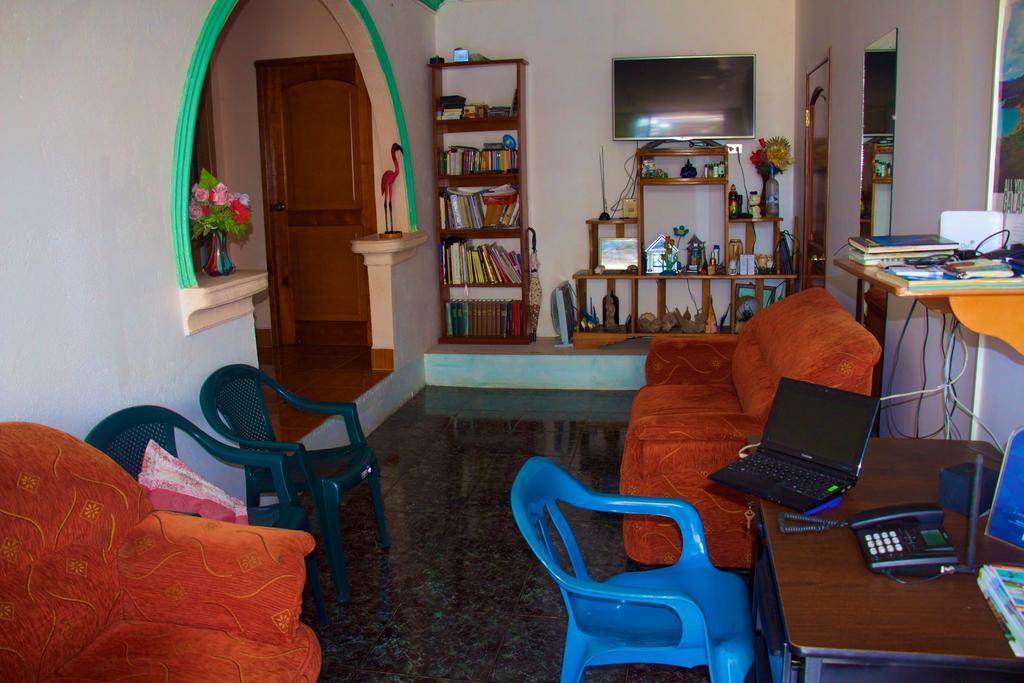 Hostal Nathaly Puerto Baquerizo Moreno Zewnętrze zdjęcie